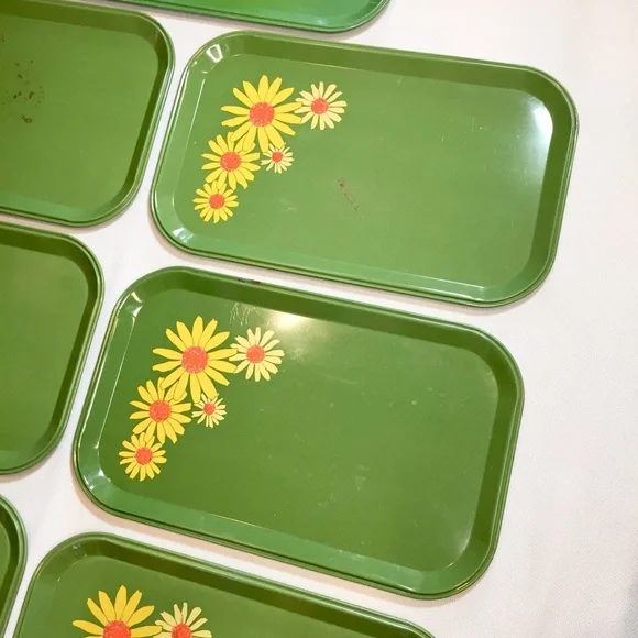 VTG Groovy Daisy Floral Metal Trays Set of 7